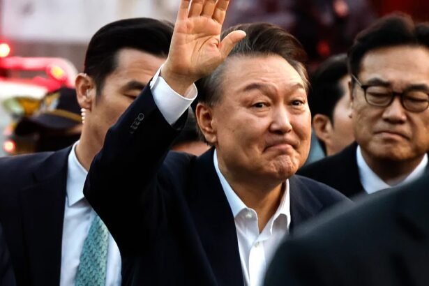 Expresidente surcoreano Yoon Suk Yeol condenado a cinco años