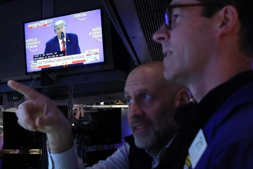 Wall Street sube tras suspensión de aranceles de Trump a Europa