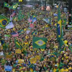 Simpatizantes y opositores de Bolsonaro se enfrentan en Brasil