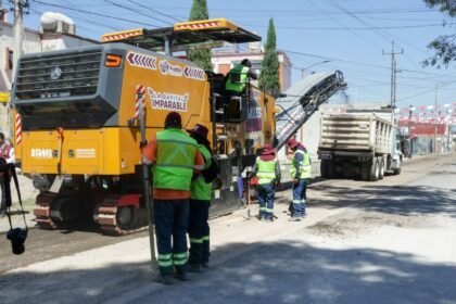 Pepe Chedraui promueve pavimentación moderna en Puebla