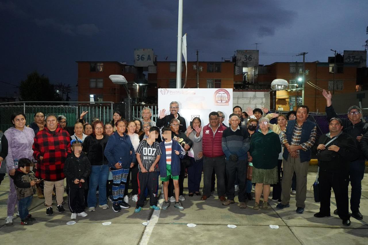 Pepe Chedraui renueva alumbrado público en San Aparicio, Puebla