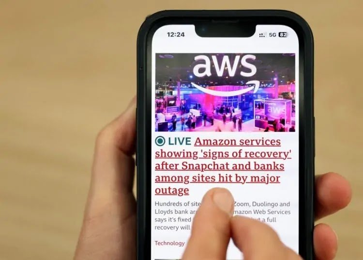 Amazon atribuye caída global de AWS a error en actualización