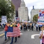 Miles protestan en EE UU contra Trump y el autoritarismo
