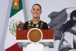 Sheinbaum reconoce a los padres mexicanos en el Día del Padre 2026