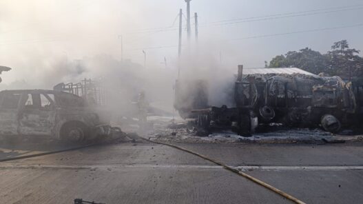 Explota pipa en carretera Cárdenas-Coatzacoalcos sin heridos